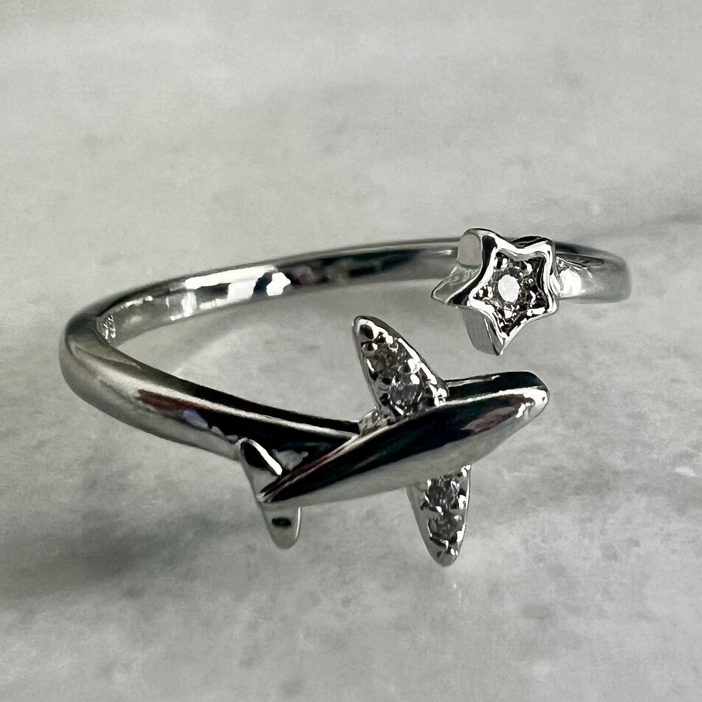 Adjustable Airplane Ring